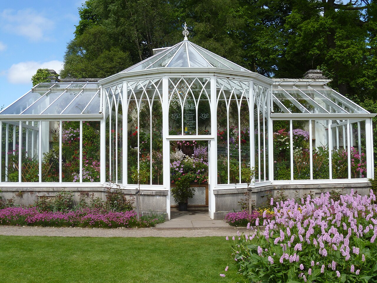 Gewächshäuser und Jubilee Conservatory, South Gardens von Balmoral Castle, Balmoral, bei Ballater (Aberdeenshire), Schottland