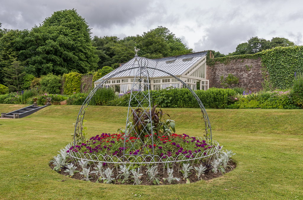 アーリントン・コートのコンサバトリー, アーリントン、バーンスタプル近郊、デヴォン州、イングランド — Victorian Garden