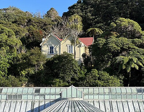 Lady Norwood Begonia House, Wellington Botanic Garden, Wellington — Overseer's House, Wellington Botanic Garden. In the foreground is the Begonia House.