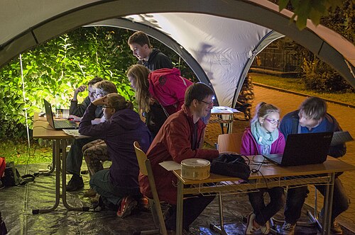 Serres du jardin botanique de la faculté des sciences de l'université Masaryk (skleníky), Brno, région de Moravie-du-Sud — Tent of Wikipedia in areal of Faculty of science of Masaryk university during the Night…