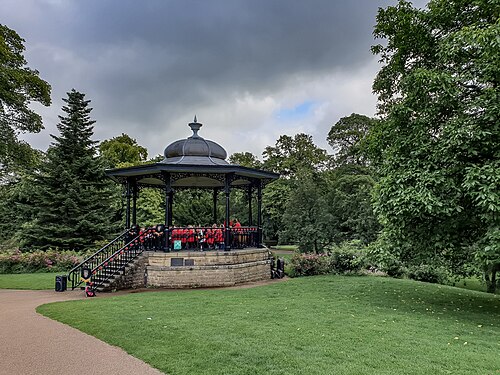 Serre des Pavilion Gardens (The Conservatory), Buxton, Derbyshire — Bandstand, Pavilion Gardens, Buxton