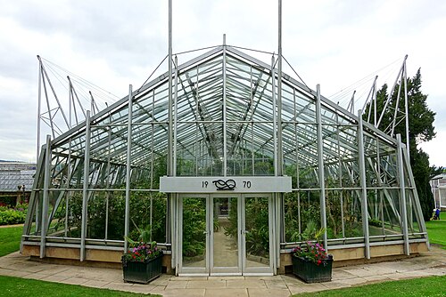Chatsworth Display Greenhouse, Bakewell (Derbyshire) — Display greenhouse - Chatsworth House - Derbyshire, England.