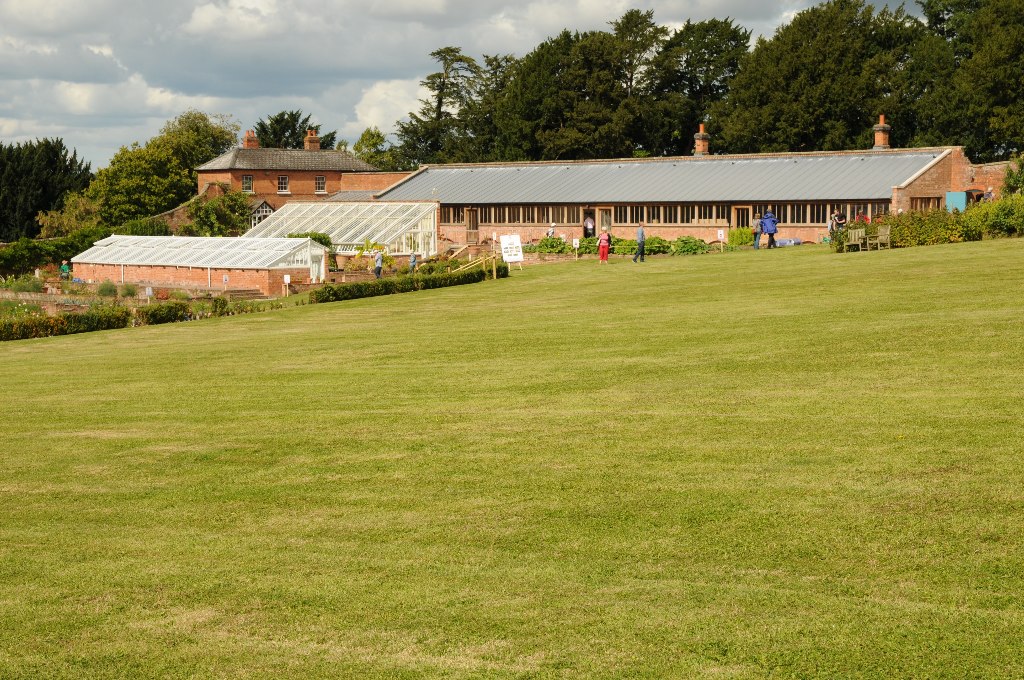 Gewächshäuser der ummauerten Gärten von Croome Court, Croome D'Abitot (Worcestershire), England — Walled Garden, Croome Court