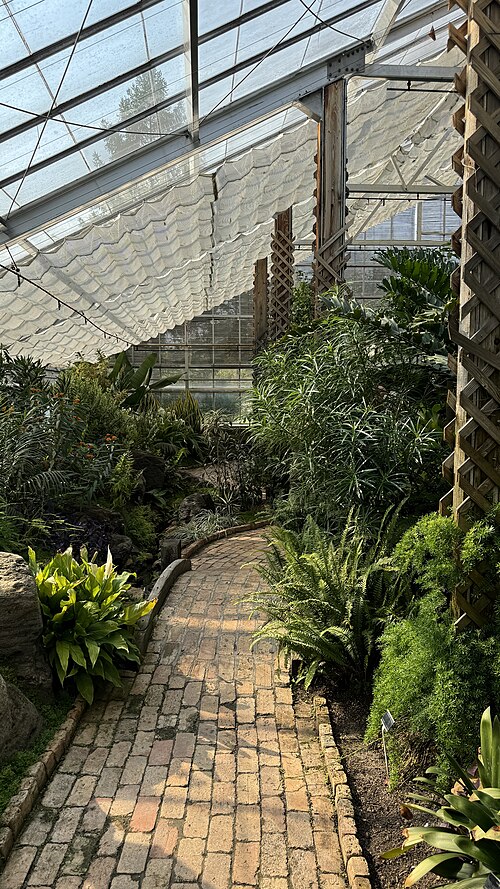Indoor Showhouses, University of Alberta Botanic Garden, Nahe Devon (Parkland County), Alberta — Indoor Showhouses, University of Alberta Botanic Garden — Ansicht 3