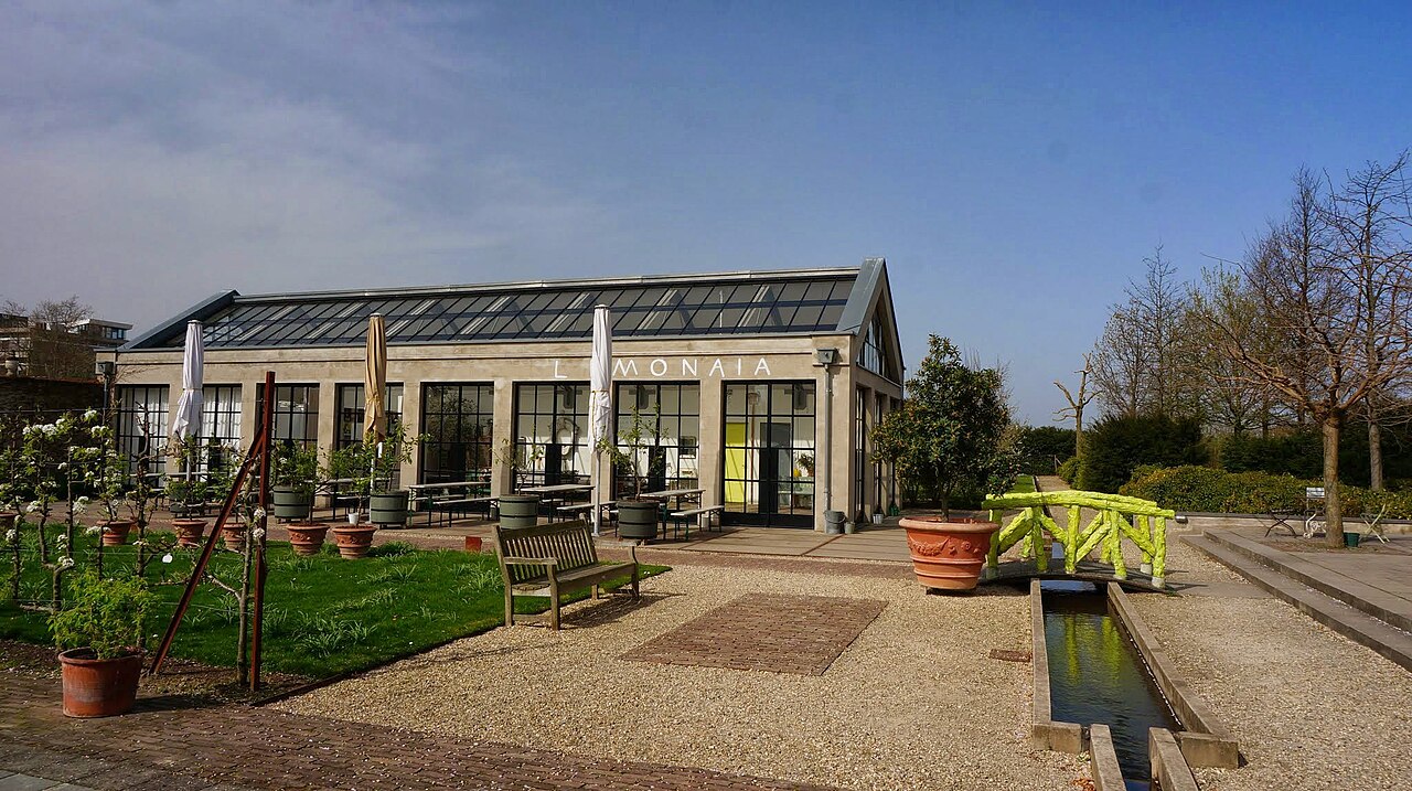 Historische Gewächshäuser der Villa Augustus (Kassen und Limonaia), Dordrecht, Südholland — Historische Gewächshäuser der Villa Augustus — Ansicht 3