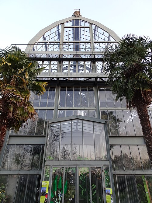 Große Gewächshäuser des Parc de la Tête d'Or, Lyon — Façade d'une des grandes serres du parc de la tête d'or, à Lyon.