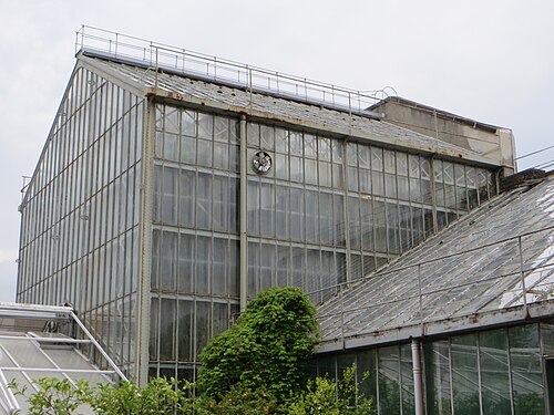 グライフスヴァルト大学植物園の歴史的温室, グライフスヴァルト、メクレンブルク=フォアポンメルン — University Botanical gardens greenhouses built in 1887, awaiting restoration in 2014