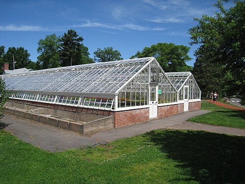Elizabeth Park Greenhouses (Sweetland-Patricelli Greenhouse Complex), Hartford und West Hartford, Connecticut — Elizabeth Park, Hartford, Connecticut, USA.