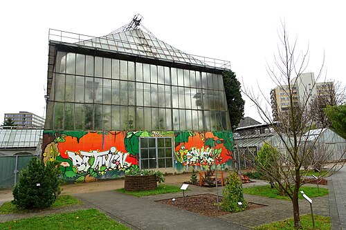 Schauhäuser des Botanischen Gartens der Universität Heidelberg, Heidelberg (Neuenheimer Feld), Baden-Württemberg — Greenhouses - Botanischer Garten - Heidelberg, Germany.