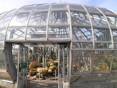 Botanischer Gewächshausgarten Tegarayama (姫路市立手柄山温室植物園), Himeji, Präfektur Hyōgo — Botanischer Gewächshausgarten Tegarayama — Ansicht 2