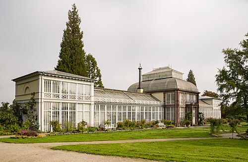 ヴィルヘルムスヘーエ山上公園の大温室(グローセス・ゲヴェクスハウス), カッセル、ヘッセン — Großes Gewächshaus am Schloss im Bergpark Wilhelmshöhe