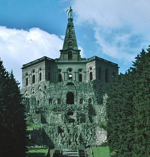 Großes Gewächshaus du Bergpark Wilhelmshöhe, Cassel, Hesse — Herkules im Bergpark Wilhelmshöhe bei Kassel