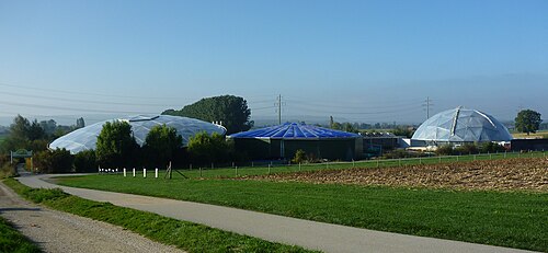 パピリオラマ(ケルツェルスの熱帯ドーム), ケルツェルス、フリブール州 — Outside view of the Papiliorama in Kerzers, FR, Switzerland