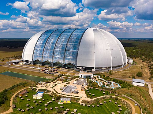 Regenwaldhalle der Tropical Islands (ehemalige CargoLifter-Luftschiffhalle), Krausnick-Groß Wasserburg, Brandenburg — Tropical Islands