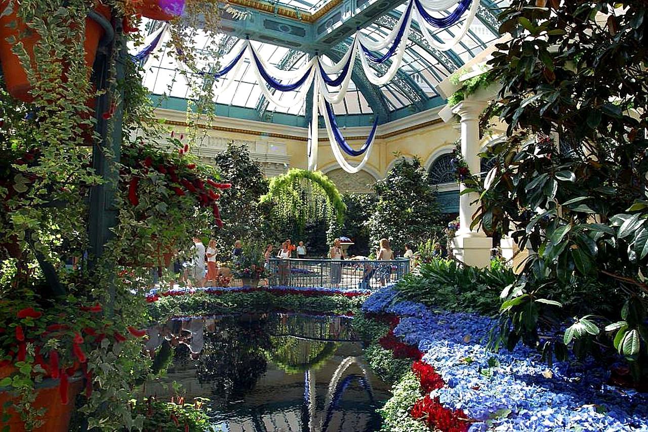 Bellagio Conservatory & Botanical Gardens, Las Vegas (Paradise), Nevada — photo 2