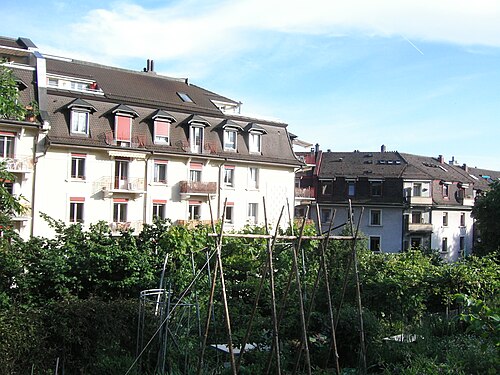 Serre tropicale du Jardin botanique cantonal de Lausanne, Lausanne, canton de Vaud — Apartment buildings at Avenue Beauregard, Lausanne