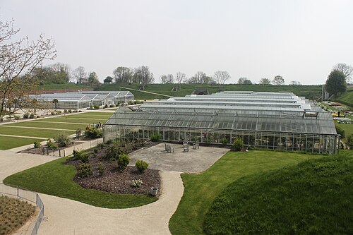 ジャルダン・シュスパンデュ（吊り庭園、サント＝アドレス要塞）のコレクション温室, ル・アーヴル、ノルマンディー — Le Havre - Jardins suspendus - vue d'ensemble