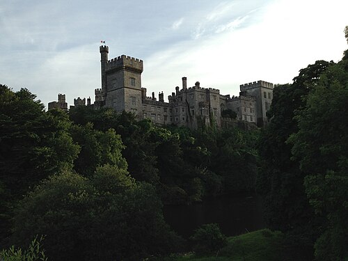 Vinerie de Paxton (jardins du château de Lismore), Lismore, comté de Waterford — The Lismore Castle is located in the County of Waterford, Ireland. It belongs to the…