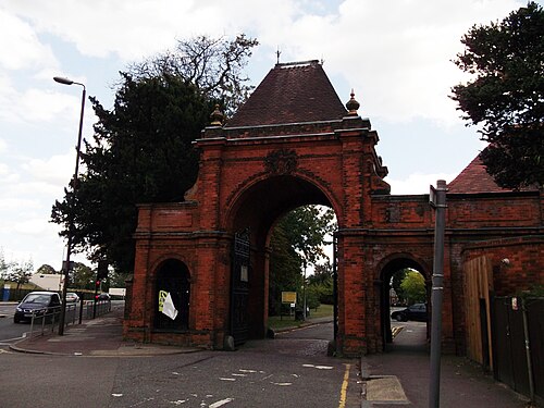 Winter Garden d'Avery Hill, Eltham, Londres (Greenwich) — West Gate to Avery Hill Campus, University of Greenwich