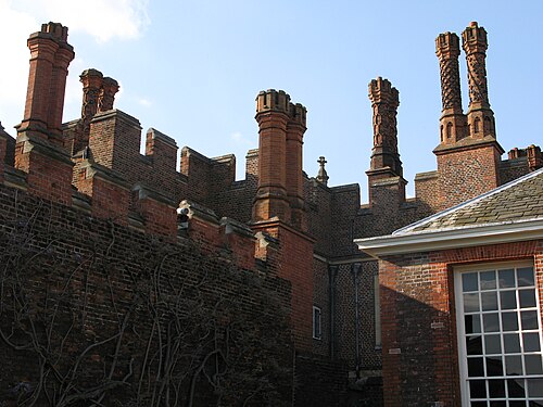 Serre de la Grande Vigne (Great Vine), palais de Hampton Court, Hampton, Londres (Richmond upon Thames) — Hampton Court chimneys