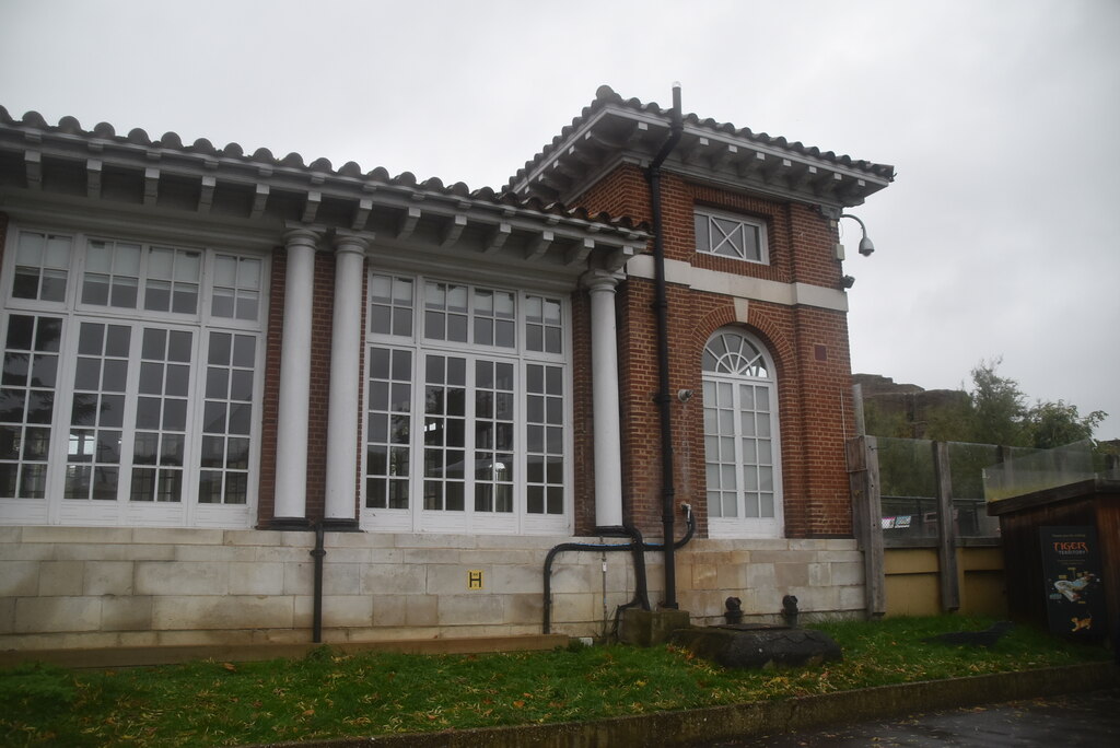 Blackburn Pavilion (Pavillon für tropische Vögel, ehemaliges Reptilienhaus von 1883), London Zoo, Regent's Park, London — Blackburn Pavilion, London Zoo