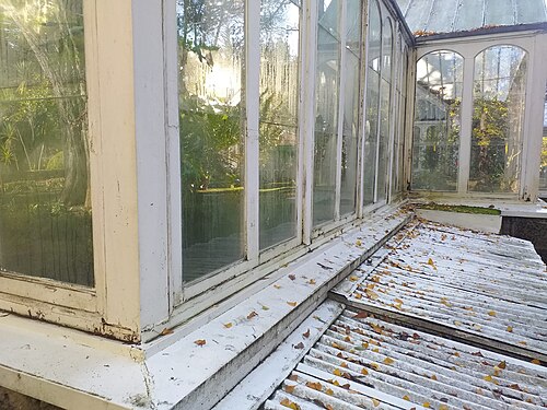 Pflanzenschauhaus, Parque Isidora Cousiño (Lota Park), Lota, Region Biobío — Ventanas del conservatorio de plantas Parque Isidora Cousiño