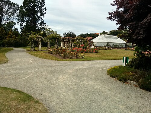 オアマル公共庭園の展示温室（グリーンハウス）, オタゴ地方オアマル — Display House in the Oamaru Public Gardens. The Greenhouse (also called the Display…