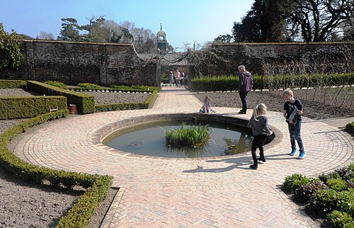 Serres du Flower Garden et du Melon Yard (Lost Gardens of Heligan), Pentewan, près de St Austell (Cornouailles) — Formal Garden - Lost Gardens of Heligan