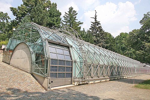 Nouvelle Orangerie du Jardin royal du Château de Prague (Nová oranžerie), Prague, Hradčany — Orangerie (architecte: Eva Jiricna) dans les Jardins royaux du Chateau de Prague