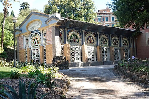 Serra Moresca der Villa Torlonia, Rom, Latium — Gewächshaus im maurischen Stil von Giuseppe Jappelli: Seitenansicht.