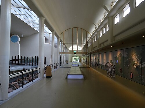 Rivièrahal and Victoria house of Diergaarde Blijdorp, Rotterdam, South Holland — Dikhuidenvleugel - Rivièrahal - Diergaarde Blijdorp - Rotterdam - interior - corridor…