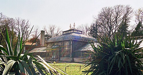 イェヴレモヴァツ植物園の温室(Staklenik), ベオグラード — Conservatorium of botanical garden 'Jevremovac' (Belgrade)