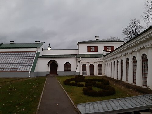 Orangerie des Gutsmuseums Ogiński (Оранжерея музея-усадьбы М. К. Огинского), Salessje (Залесье), Rajon Smarhon, Gebiet Grodno — Orangerie des Gutsmuseums Ogiński — Ansicht 2