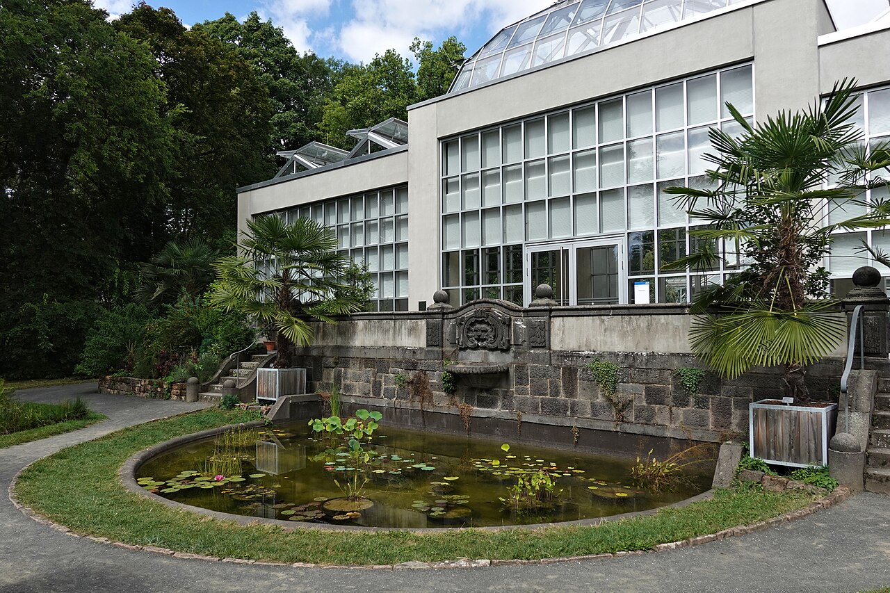 Gewächshäuser des Botanischen Gartens Gießen (Palmenhaus, Ernst-Küster-Haus, Victoria-Haus), Gießen, Hessen