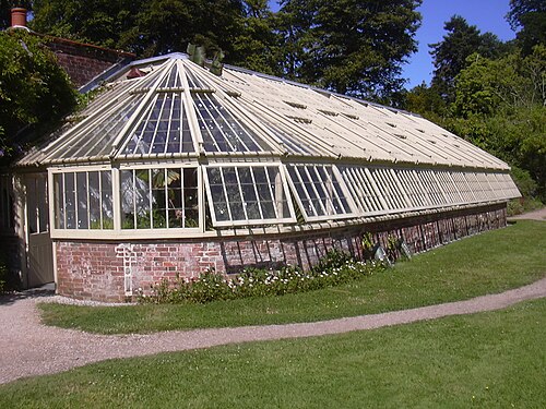 Pfirsichhaus und Weinhaus, ummauerte Gärten von Greenway, Greenway, Galmpton, bei Brixham (Devon), England