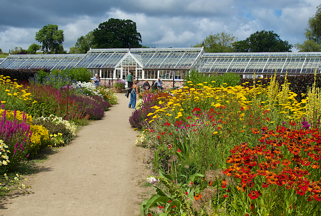 Orchideenhaus und Weinhaus, Helmsley Walled Garden, Helmsley, North Yorkshire