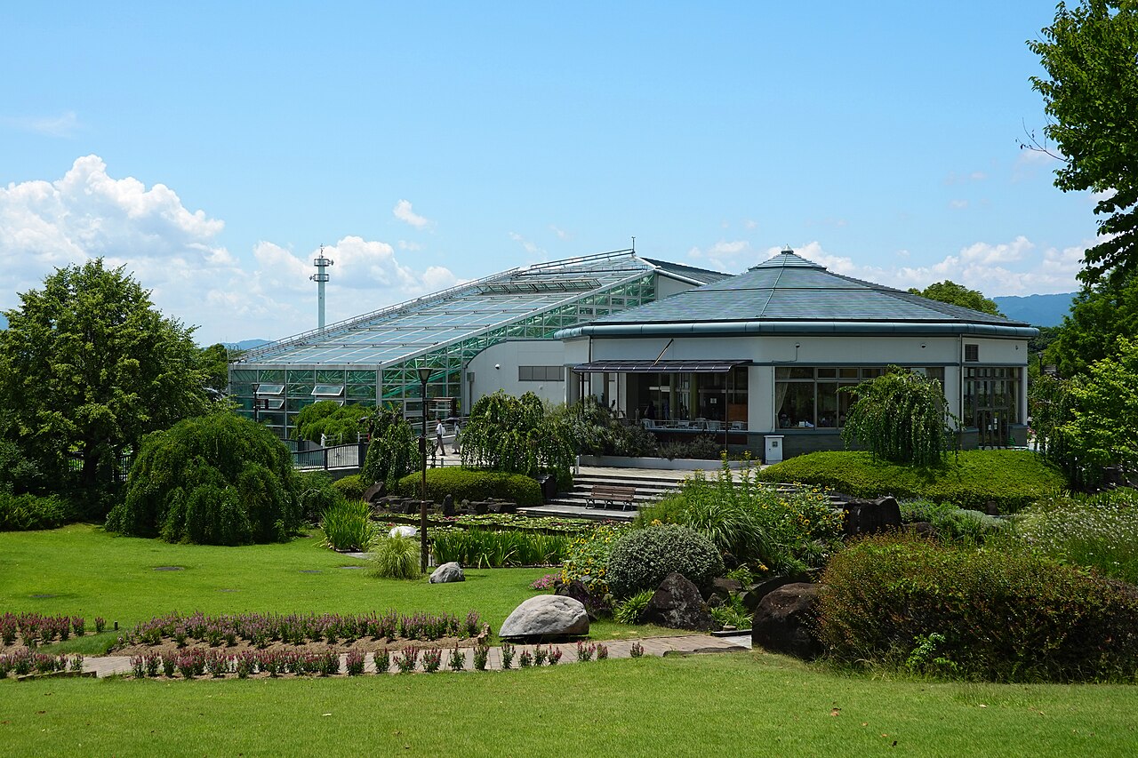 Atriumgewächshaus der Lotus Hall, Mizunomori Water Botanical Garden (草津市立水生植物公園みずの森 ロータス館), Kusatsu, Präfektur Shiga