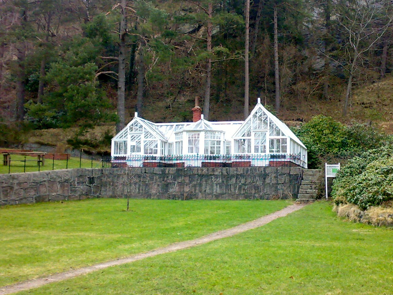 Gewächshäuser von Risøbank (Holz und Gusseisen, 1901, 1992 restauriert), Risøbank, Furulunden, Mandal (Lindesnes), Agder