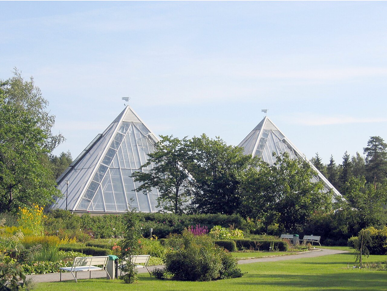 Pyramides Romeo et Julia (Jardin botanique de l'université d'Oulu), Oulu, Ostrobotnie du Nord
