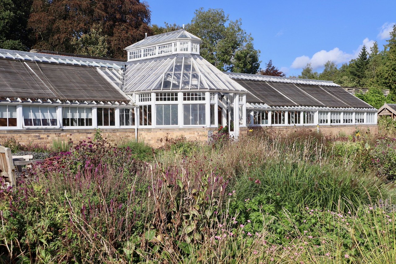 Scampston Hall Conservatory (Gewächshaus von William Richardson), Scampston, bei Malton, North Yorkshire