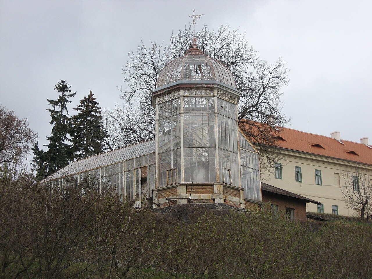 Historisches Gewächshaus von Schloss Valeč (historický skleník), Valeč, Region Karlsbad