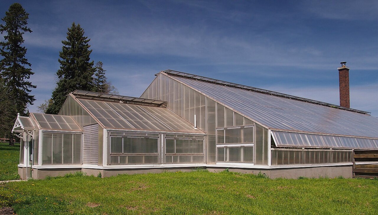 Olcott Park Greenhouse, Virginia, Minnesota